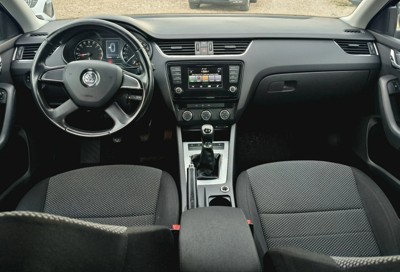 Skoda Octavia - Zdjęcie 12
