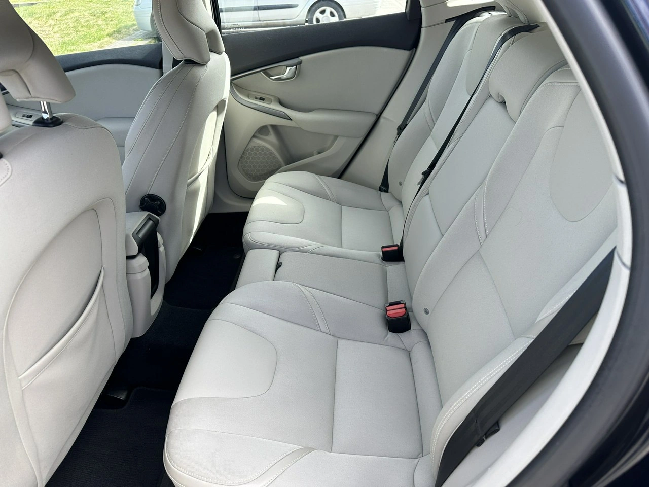 Volvo V40 - Zdjęcie 10