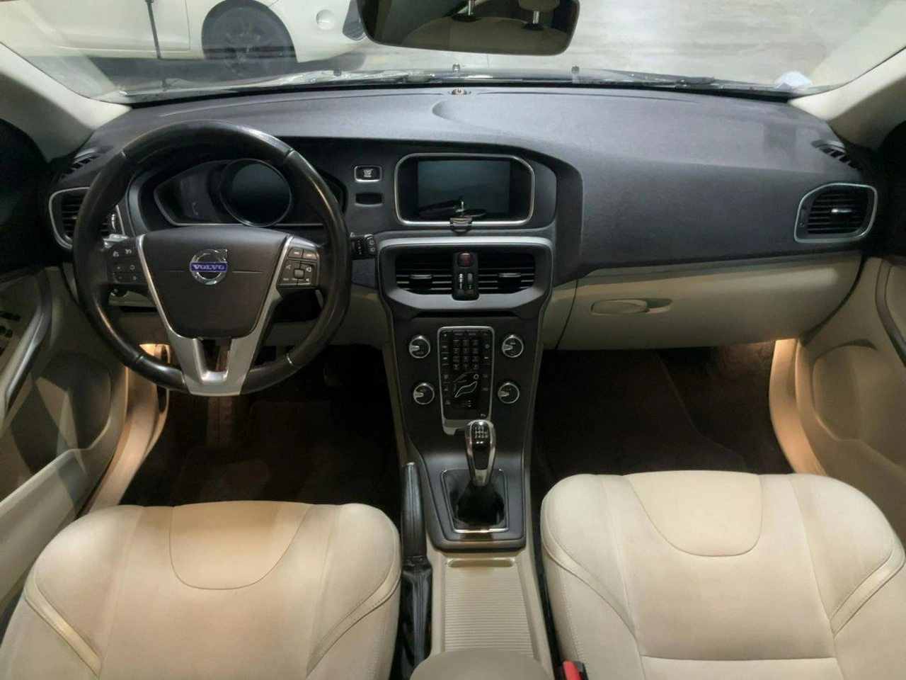 Volvo V40 - Zdjęcie 11