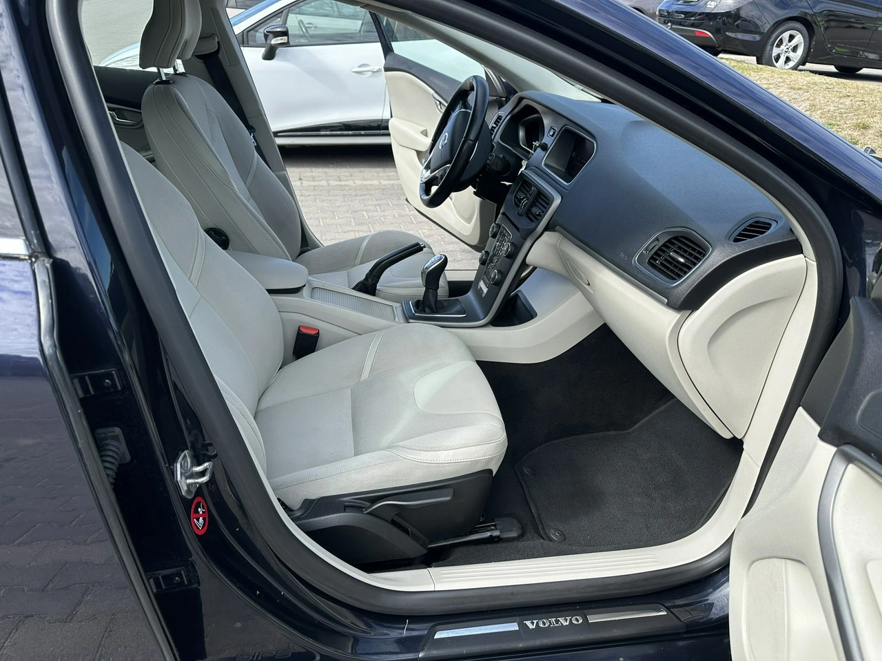 Volvo V40 - Zdjęcie 15