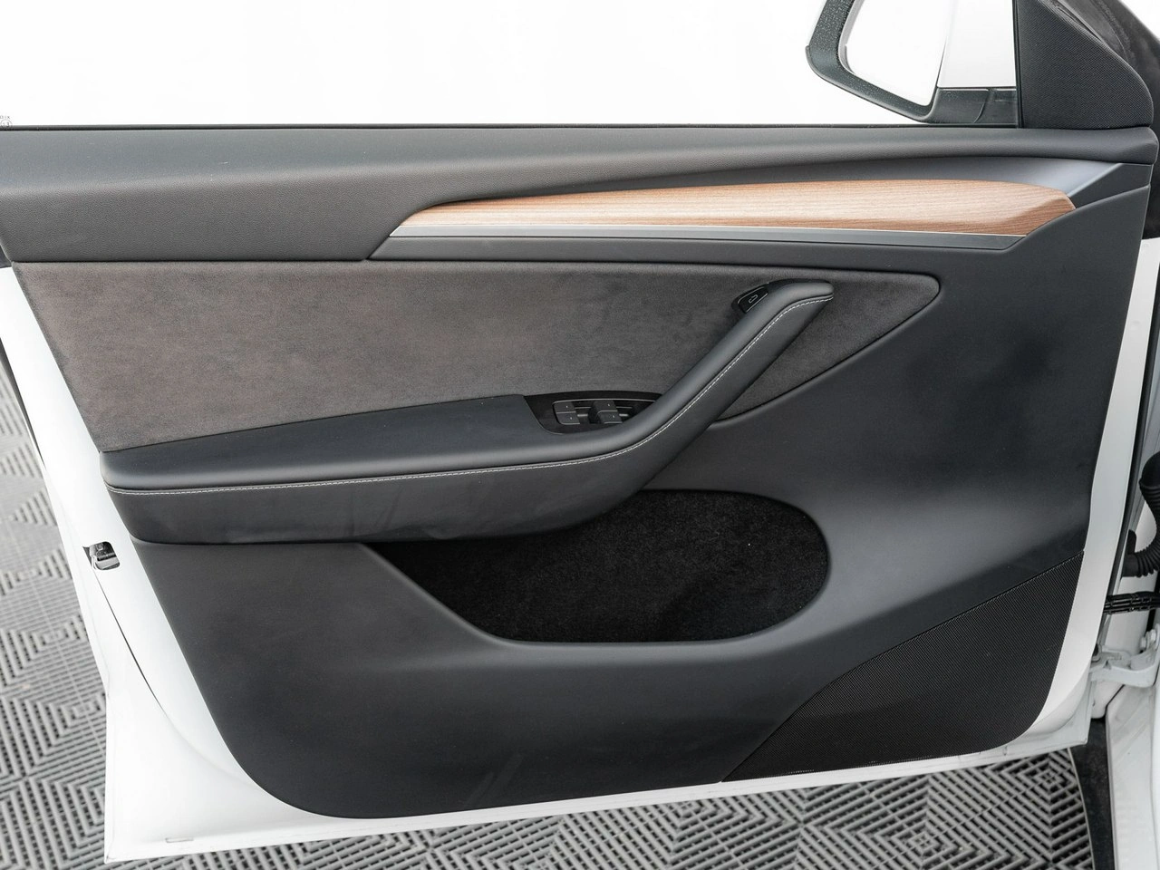 Tesla Y - Zdjęcie 10