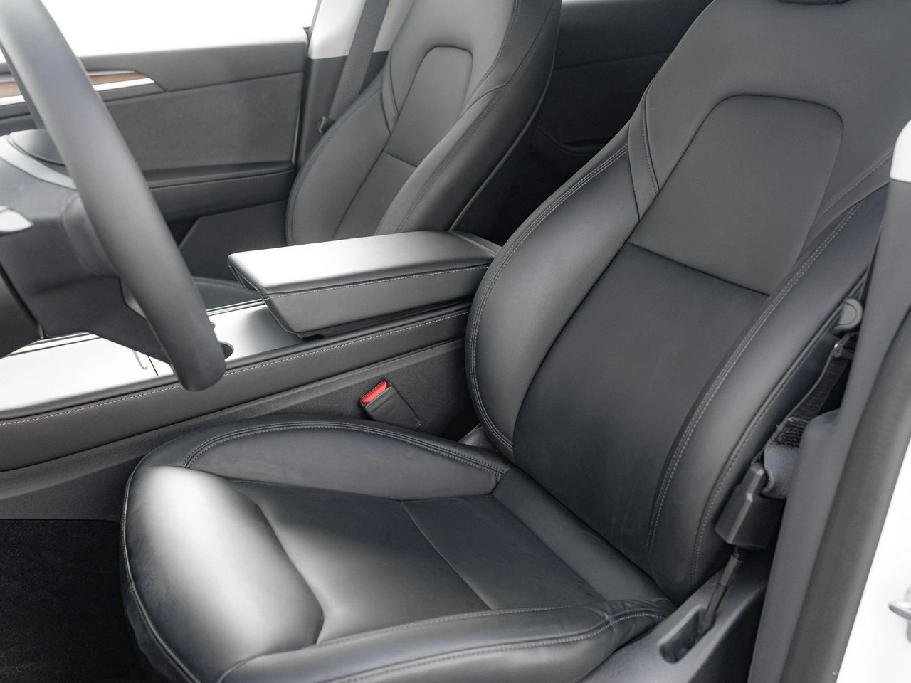 Tesla Y - Zdjęcie 12