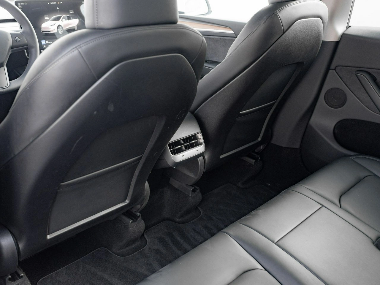 Tesla Y - Zdjęcie 20