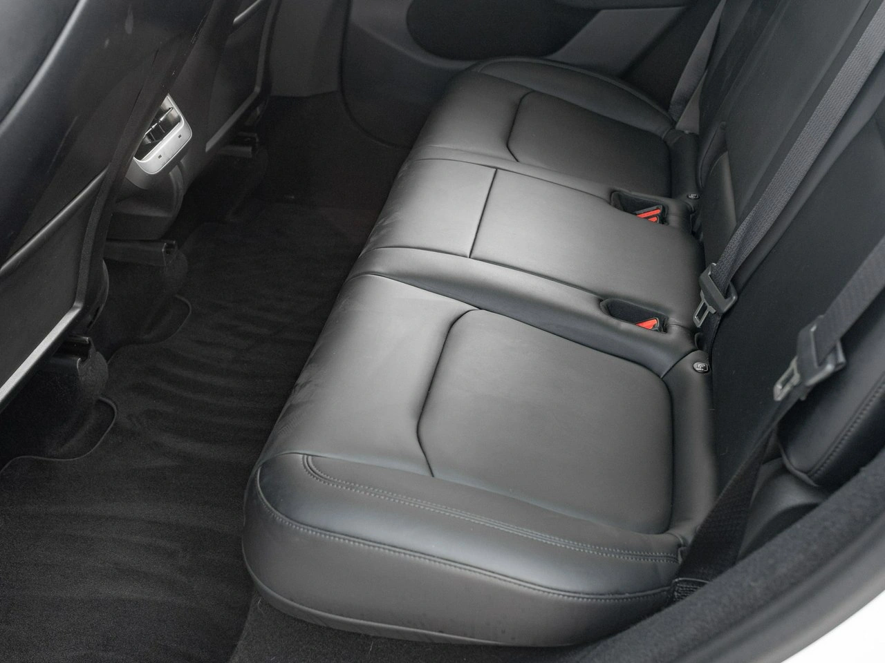 Tesla Y - Zdjęcie 21