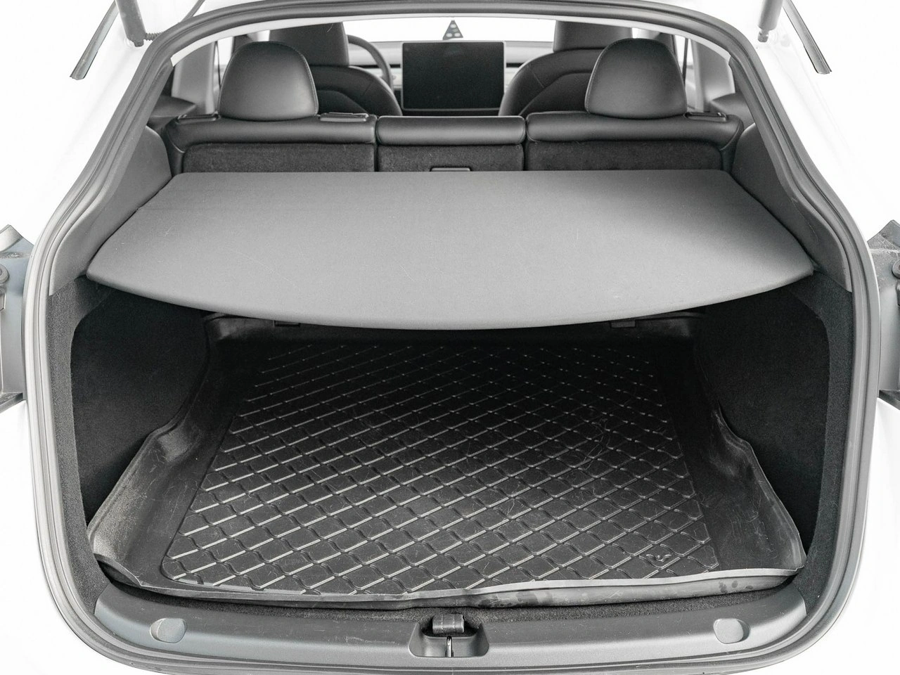 Tesla Y - Zdjęcie 23