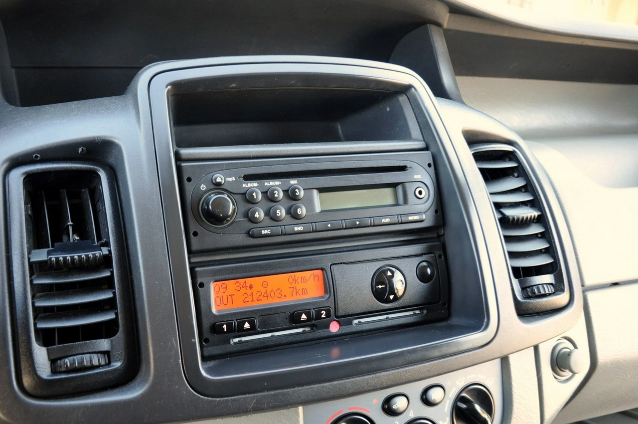 Opel Vivaro - Zdjęcie 23