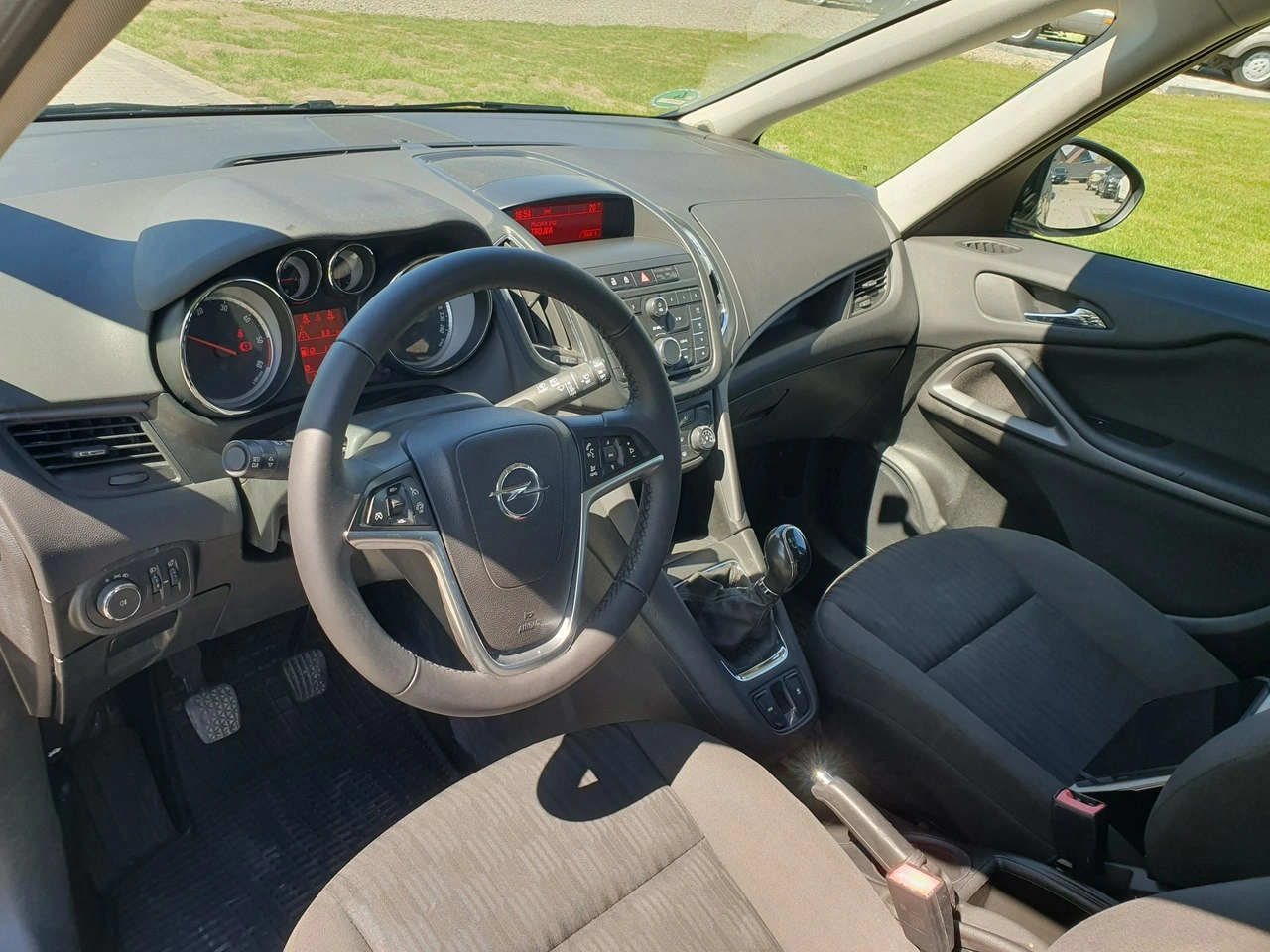 Opel Zafira - Zdjęcie 12