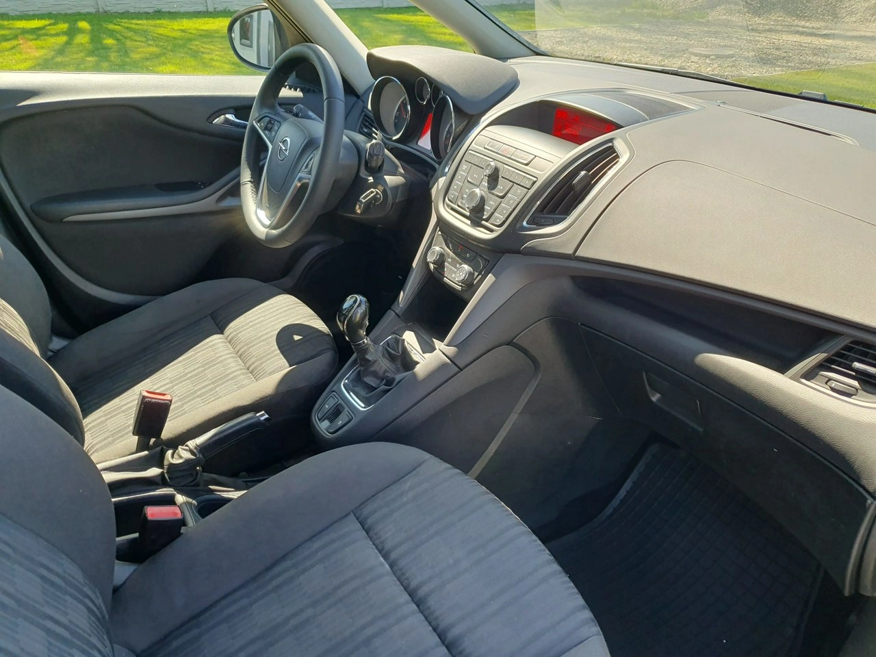 Opel Zafira - Zdjęcie 17