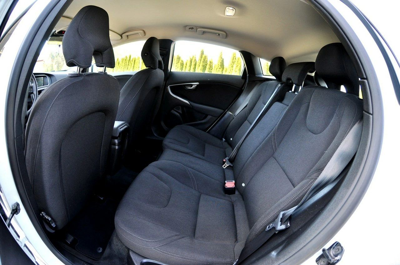 Volvo V40 - Zdjęcie 8