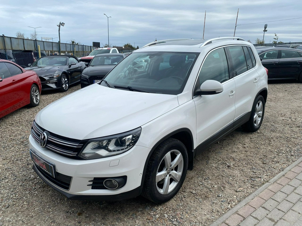 Volkswagen Tiguan - Zdjęcie 16