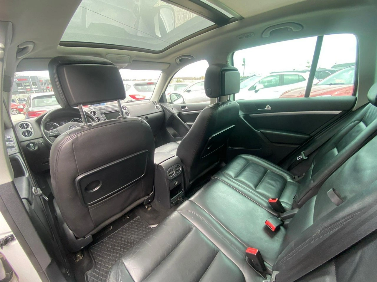 Volkswagen Tiguan - Zdjęcie 25