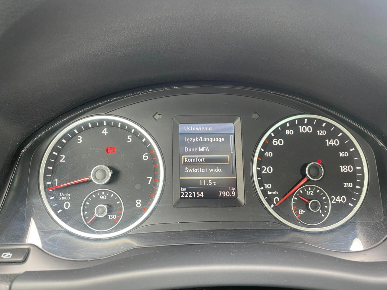 Volkswagen Tiguan - Zdjęcie 41