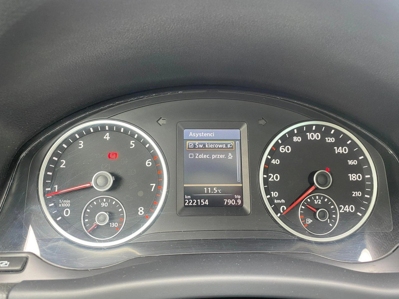 Volkswagen Tiguan - Zdjęcie 43