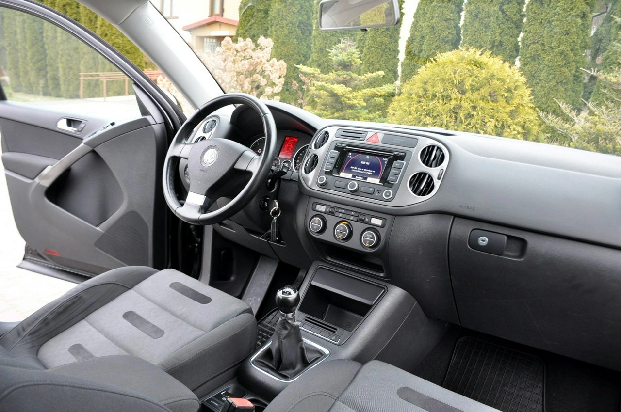 Volkswagen Tiguan - Zdjęcie 23
