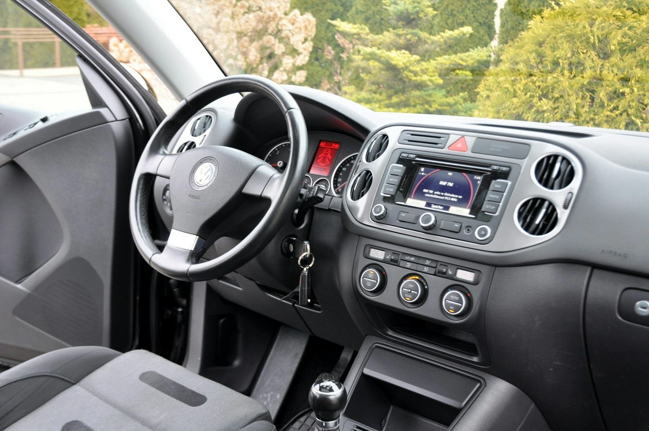 Volkswagen Tiguan - Zdjęcie 24