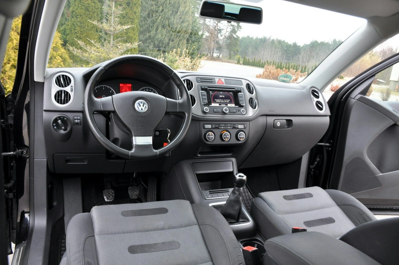 Volkswagen Tiguan - Zdjęcie 27