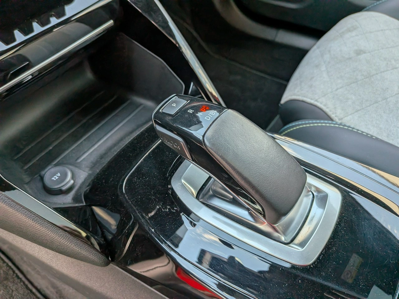 Peugeot 2008 - Zdjęcie 15