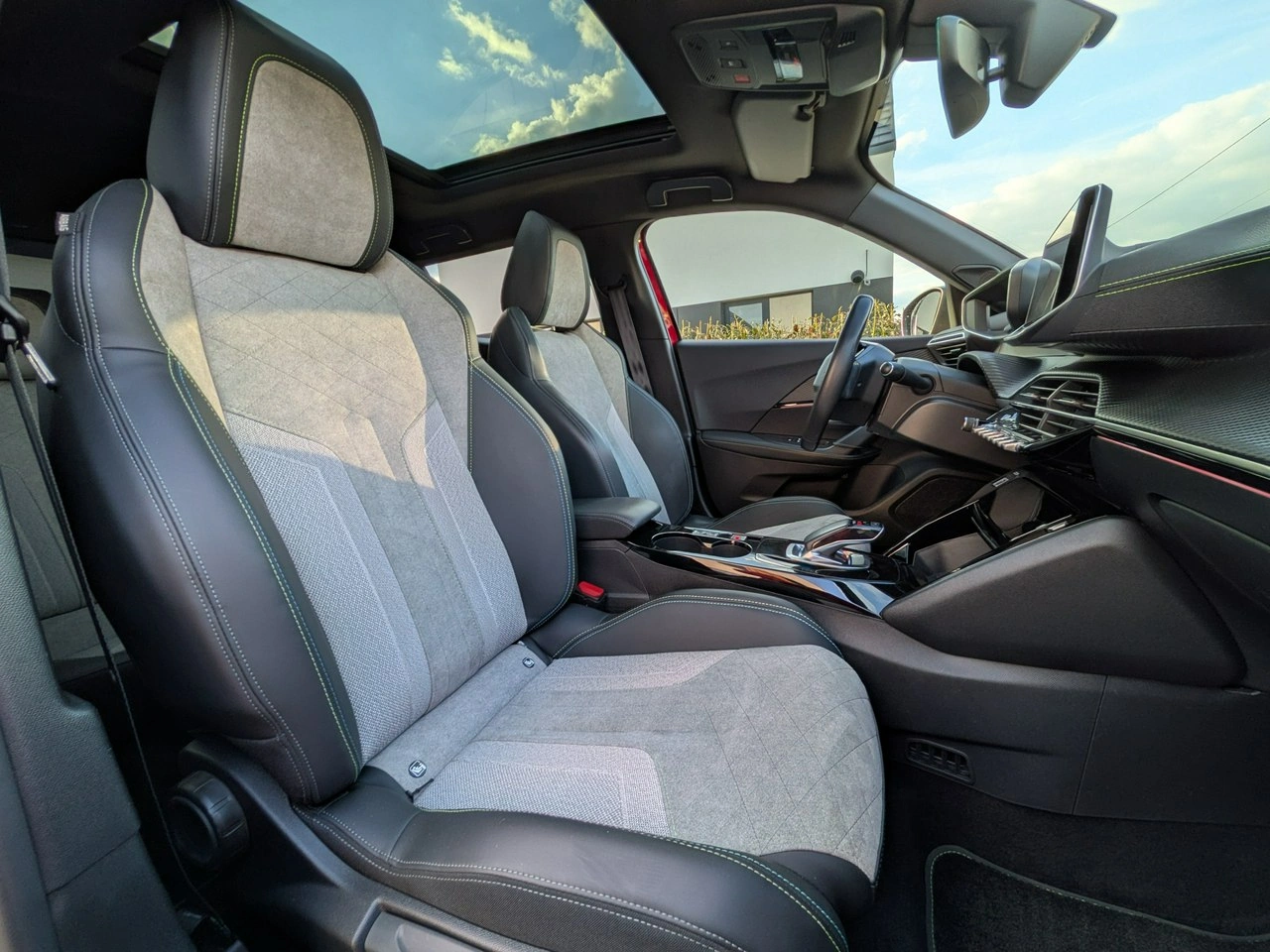 Peugeot 2008 - Zdjęcie 28