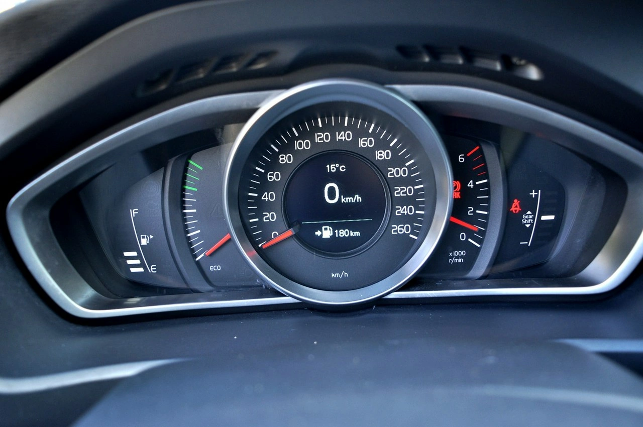 Volvo V40 - Zdjęcie 15