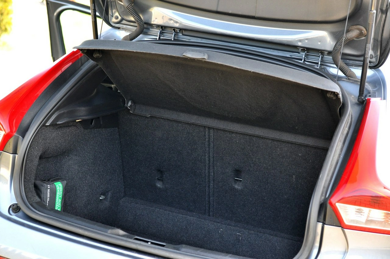 Volvo V40 - Zdjęcie 29