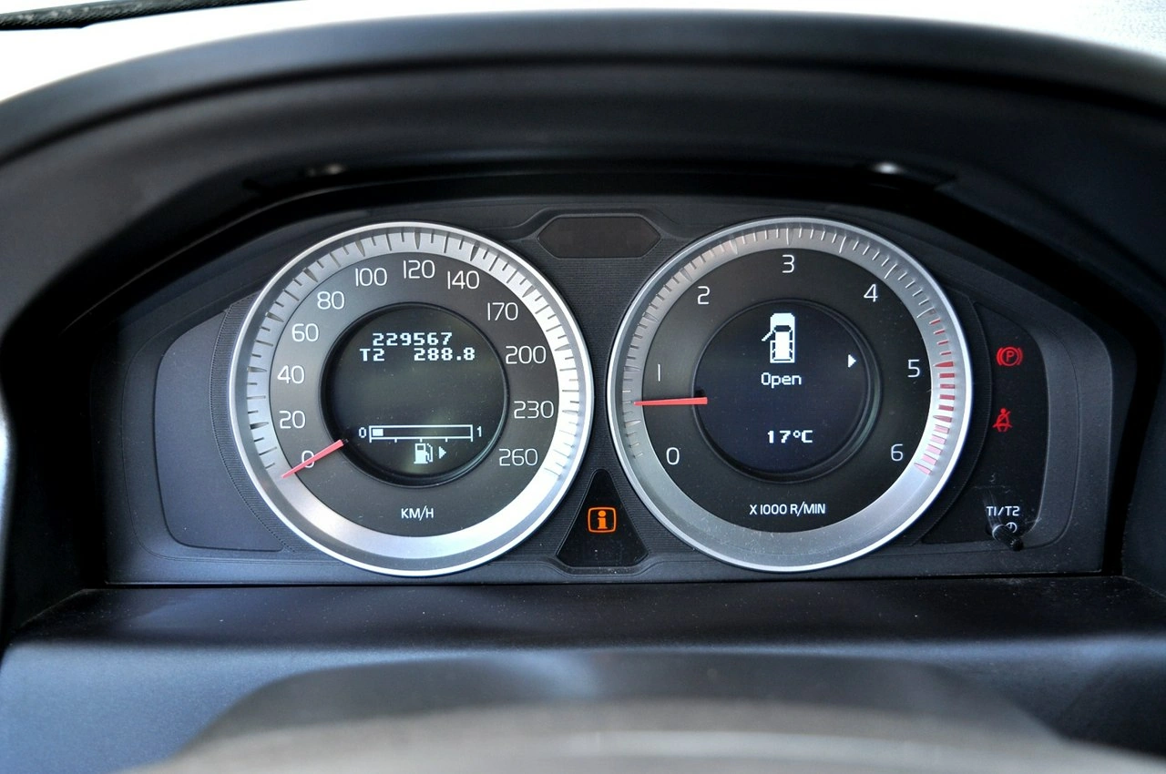 Volvo XC 60 - Zdjęcie 18