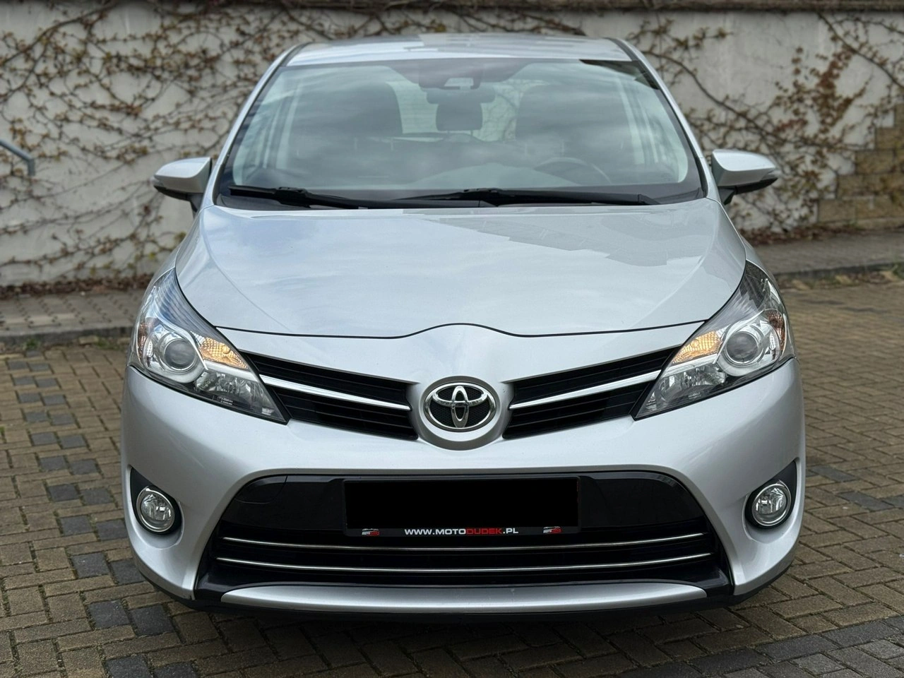 Toyota Verso - Zdjęcie 10