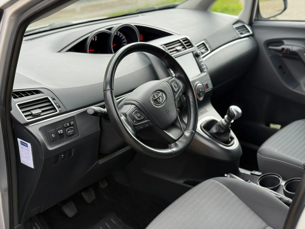 Toyota Verso - Zdjęcie 14