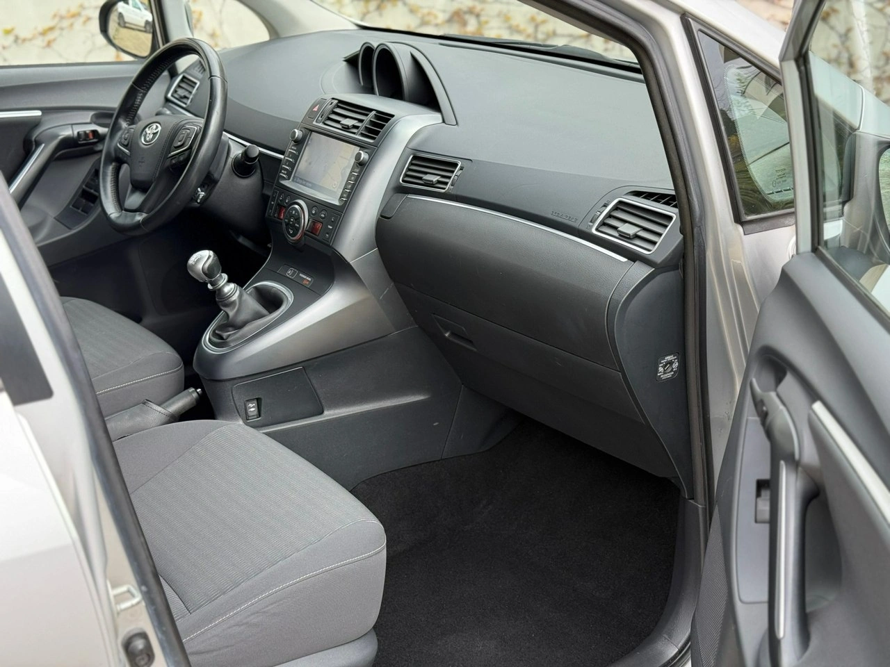 Toyota Verso - Zdjęcie 6