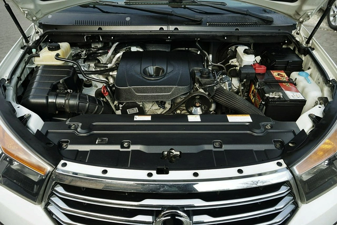 SsangYong Rodius - Zdjęcie 13