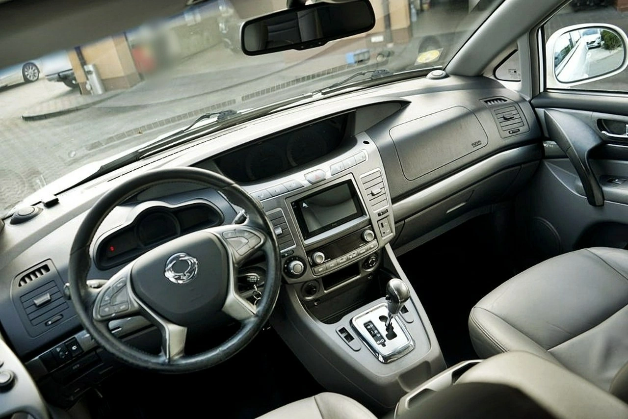 SsangYong Rodius - Zdjęcie 25