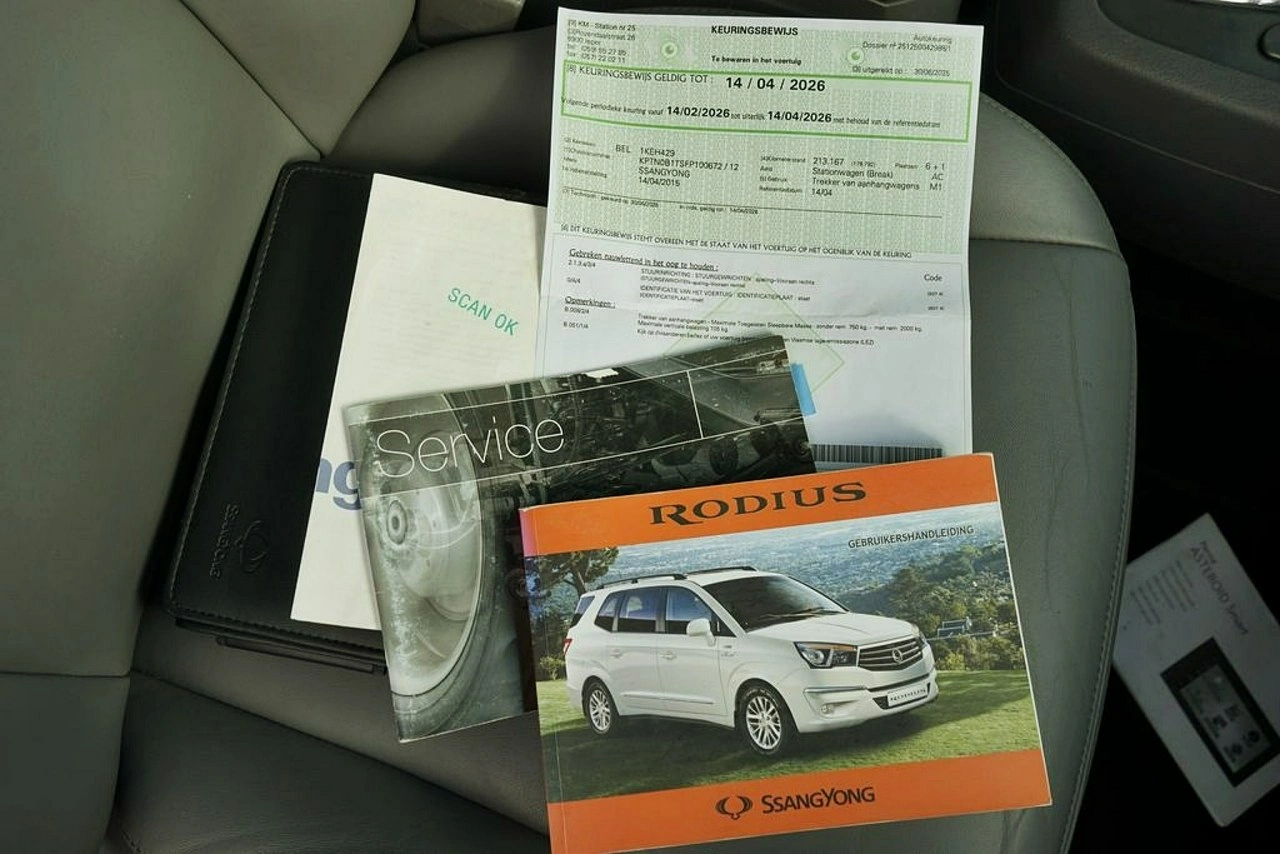 SsangYong Rodius - Zdjęcie 34