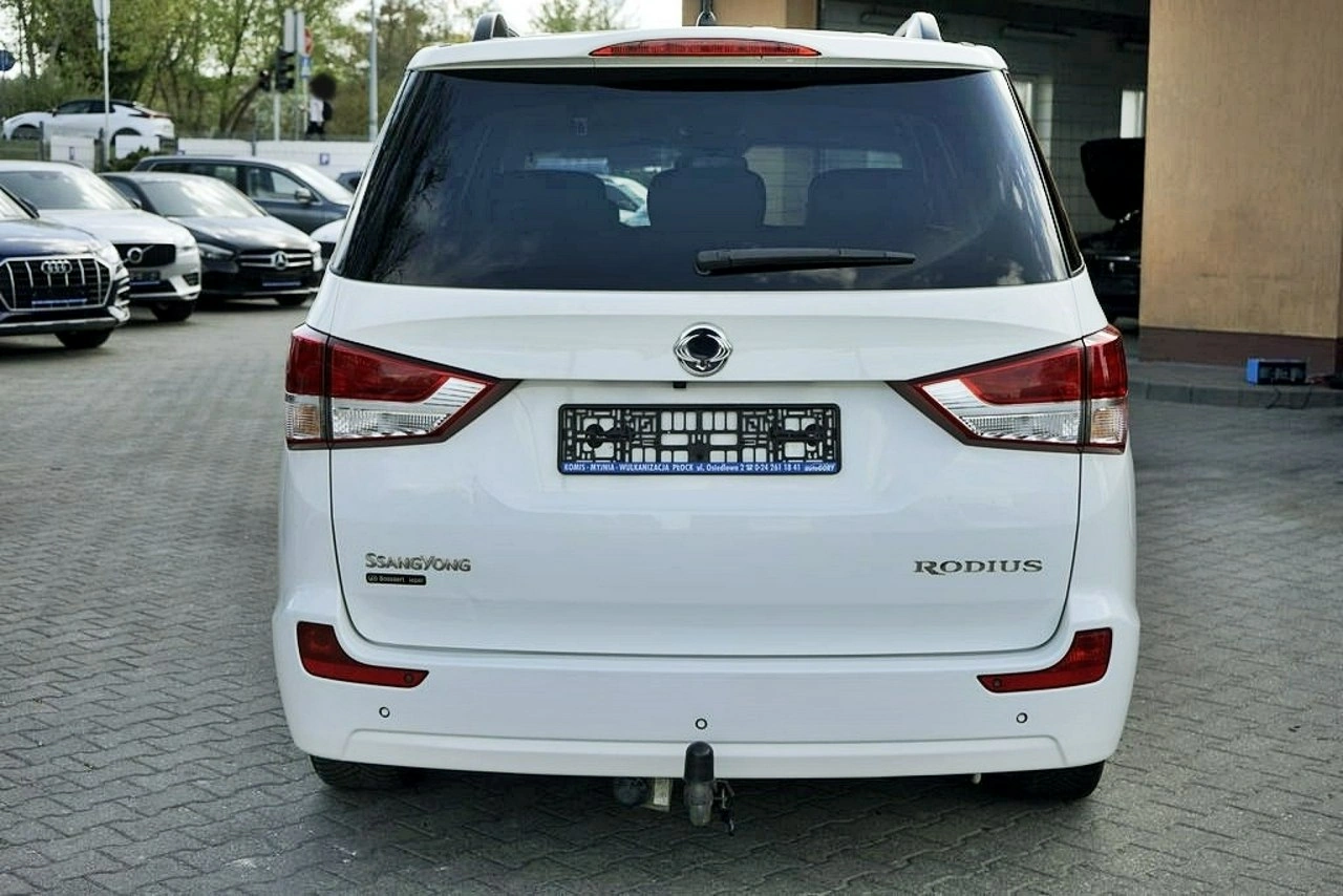SsangYong Rodius - Zdjęcie 4