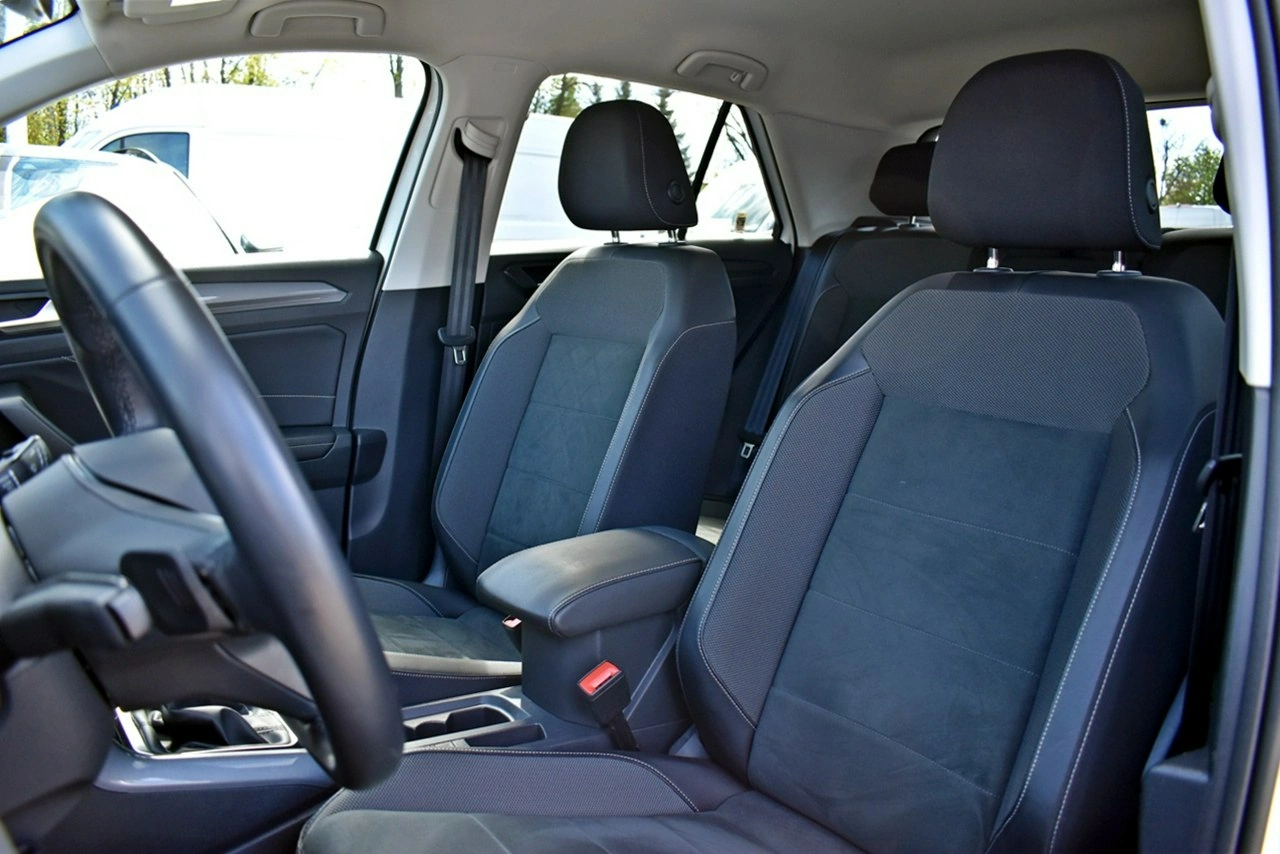 Volkswagen T-Roc - Zdjęcie 10