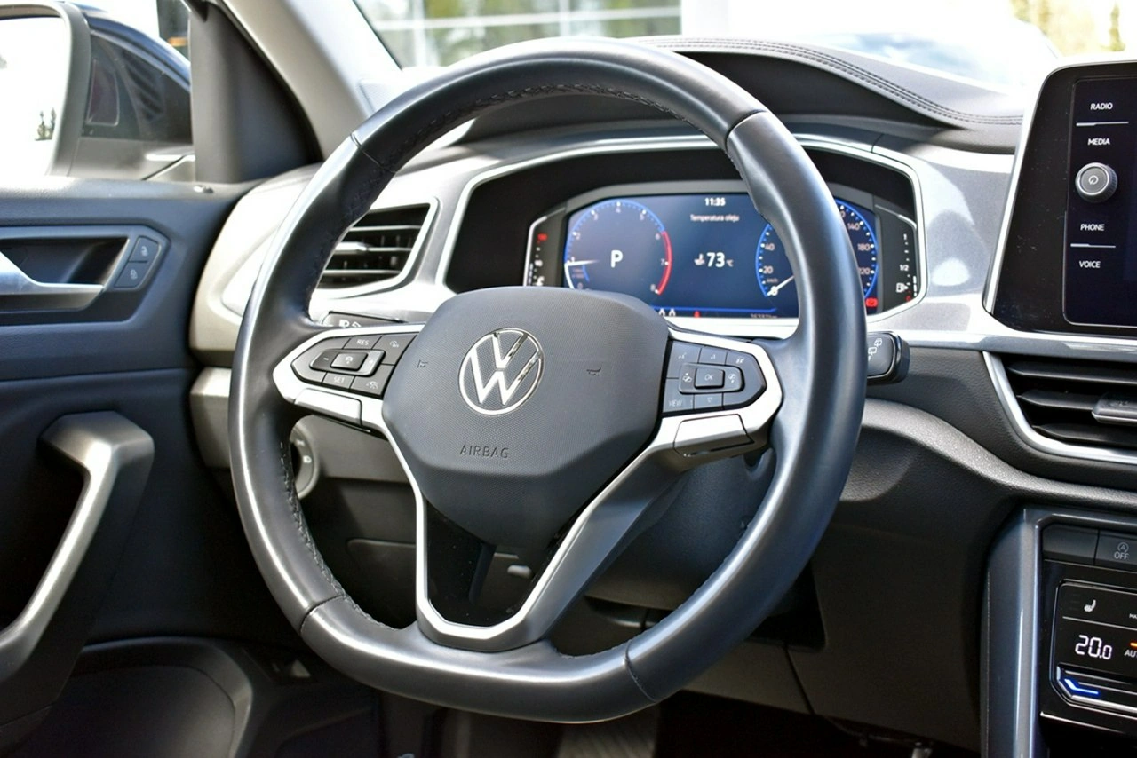 Volkswagen T-Roc - Zdjęcie 17