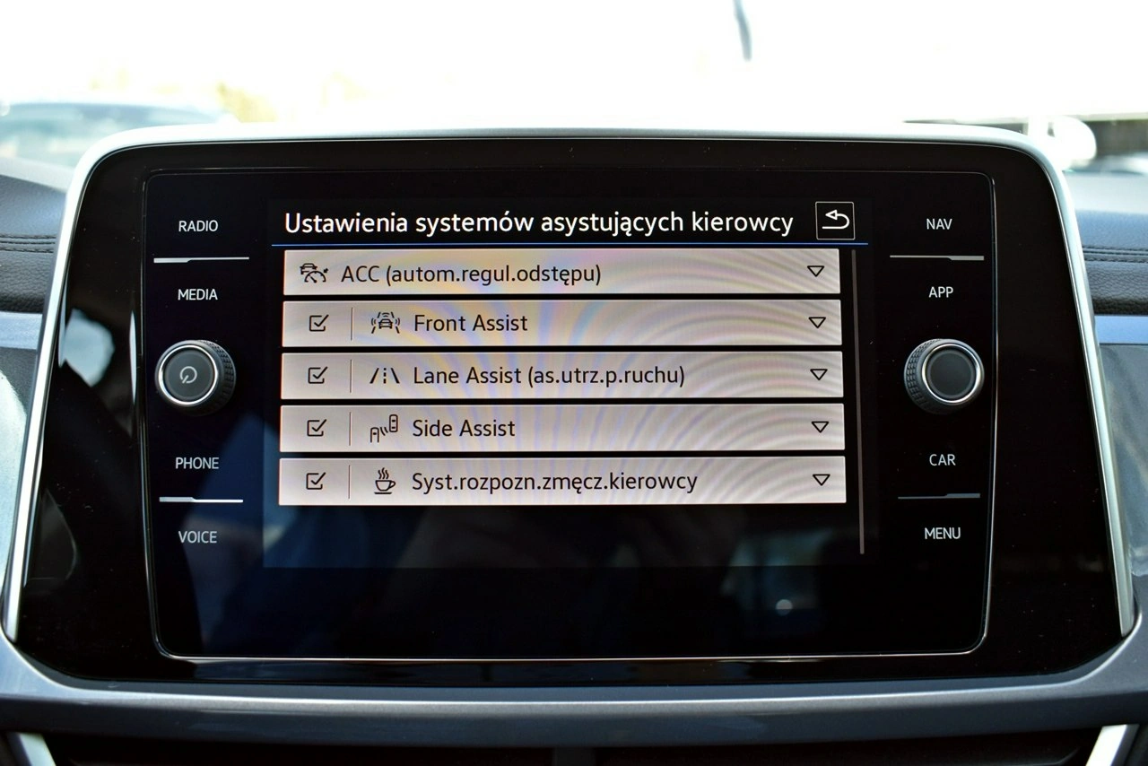 Volkswagen T-Roc - Zdjęcie 20