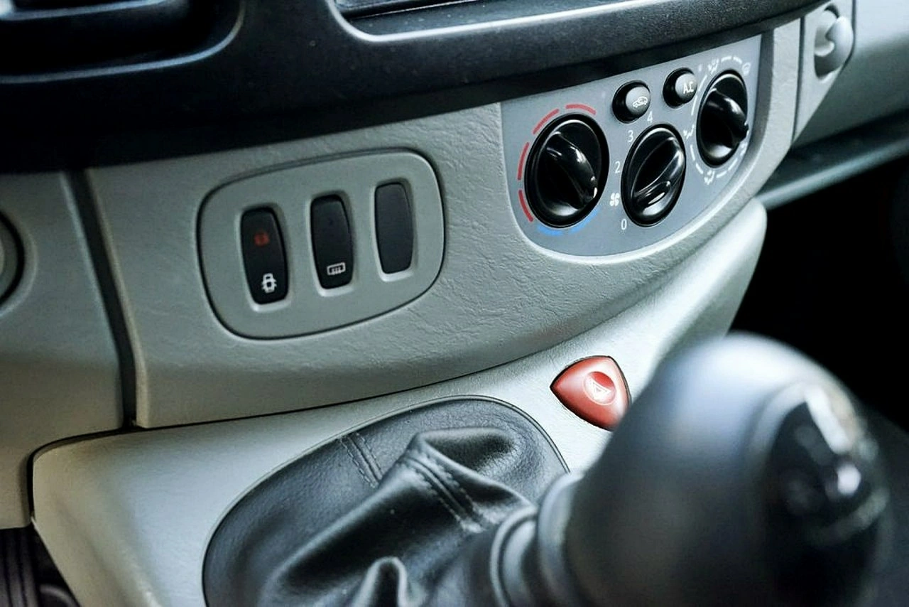 Opel Vivaro - Zdjęcie 22