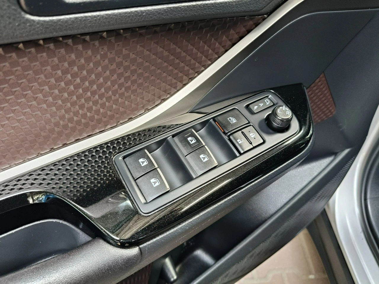 Toyota C-HR - Zdjęcie 19