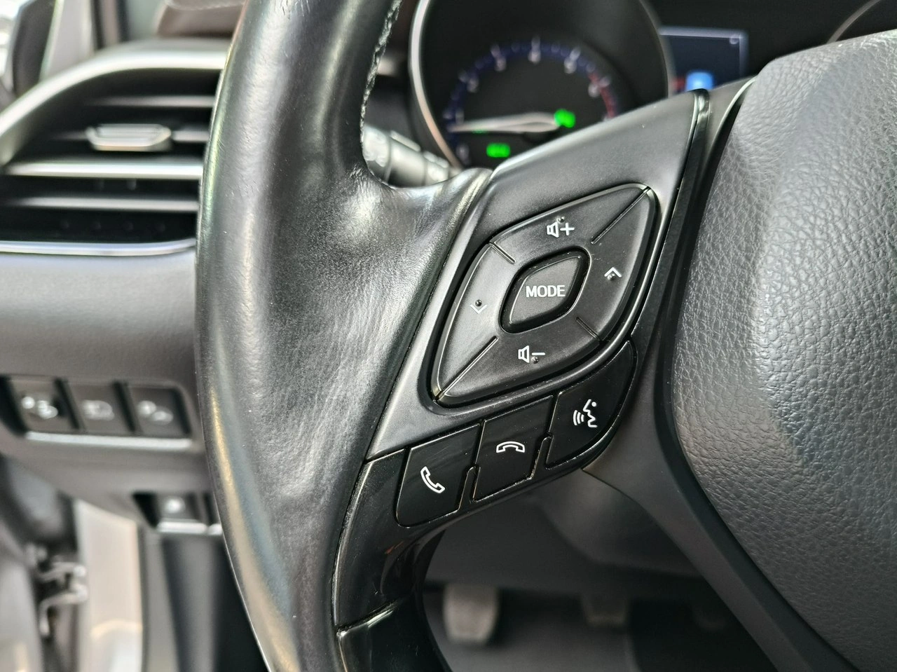 Toyota C-HR - Zdjęcie 22