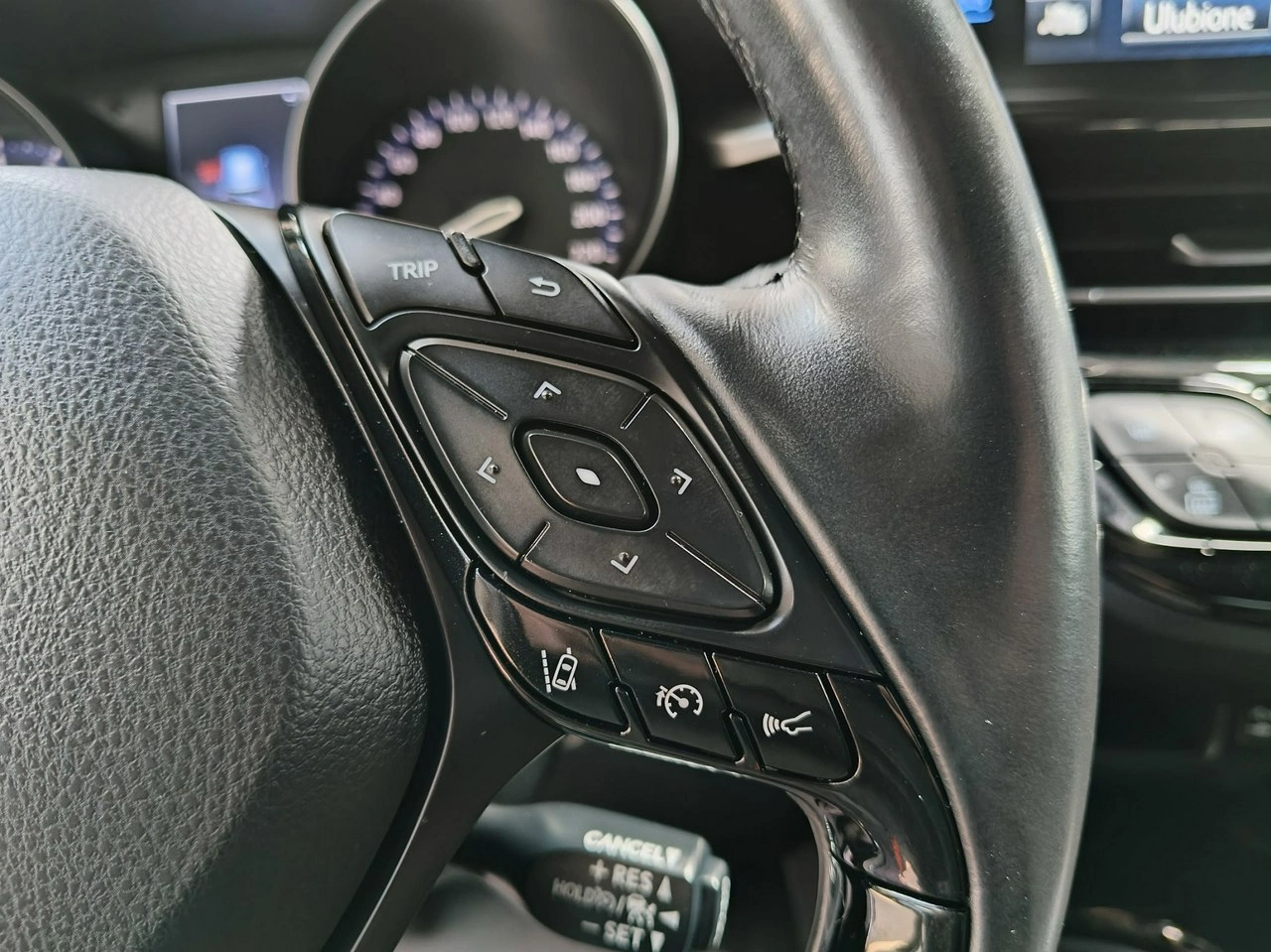 Toyota C-HR - Zdjęcie 24