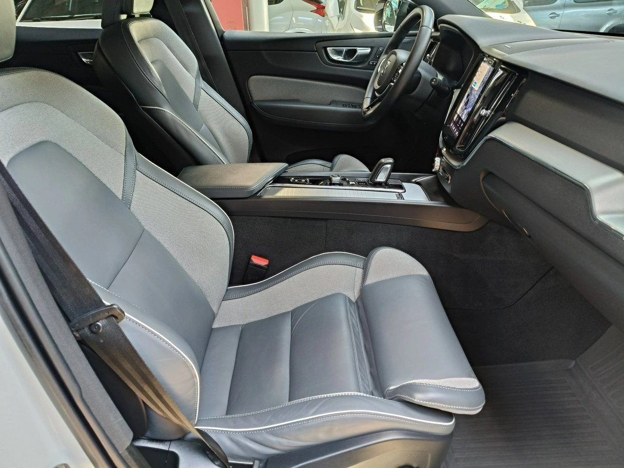 Volvo XC 60 - Zdjęcie 14