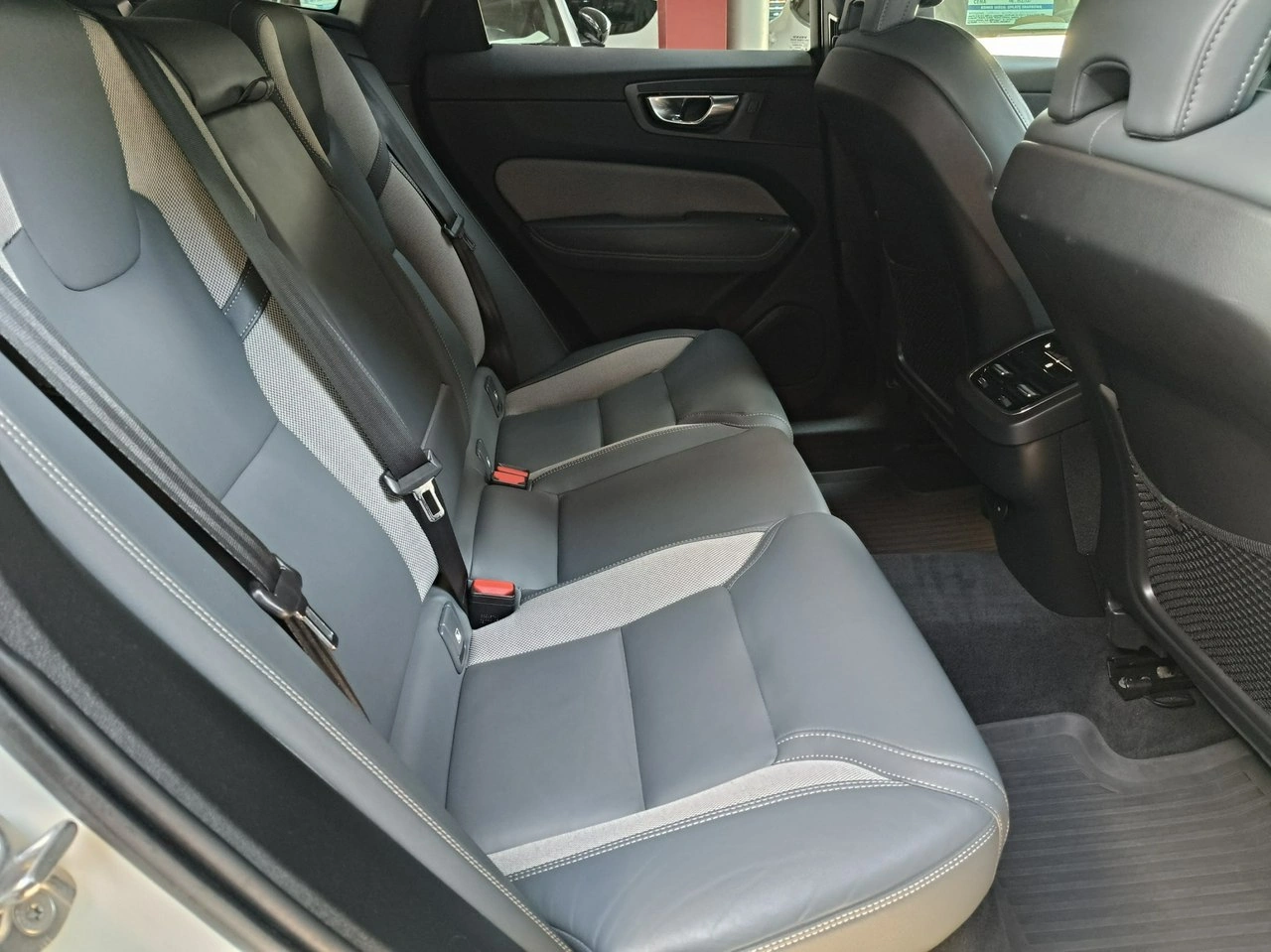 Volvo XC 60 - Zdjęcie 15