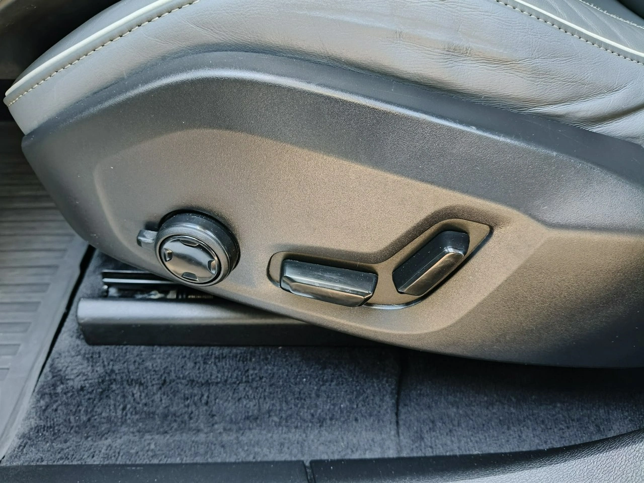 Volvo XC 60 - Zdjęcie 17