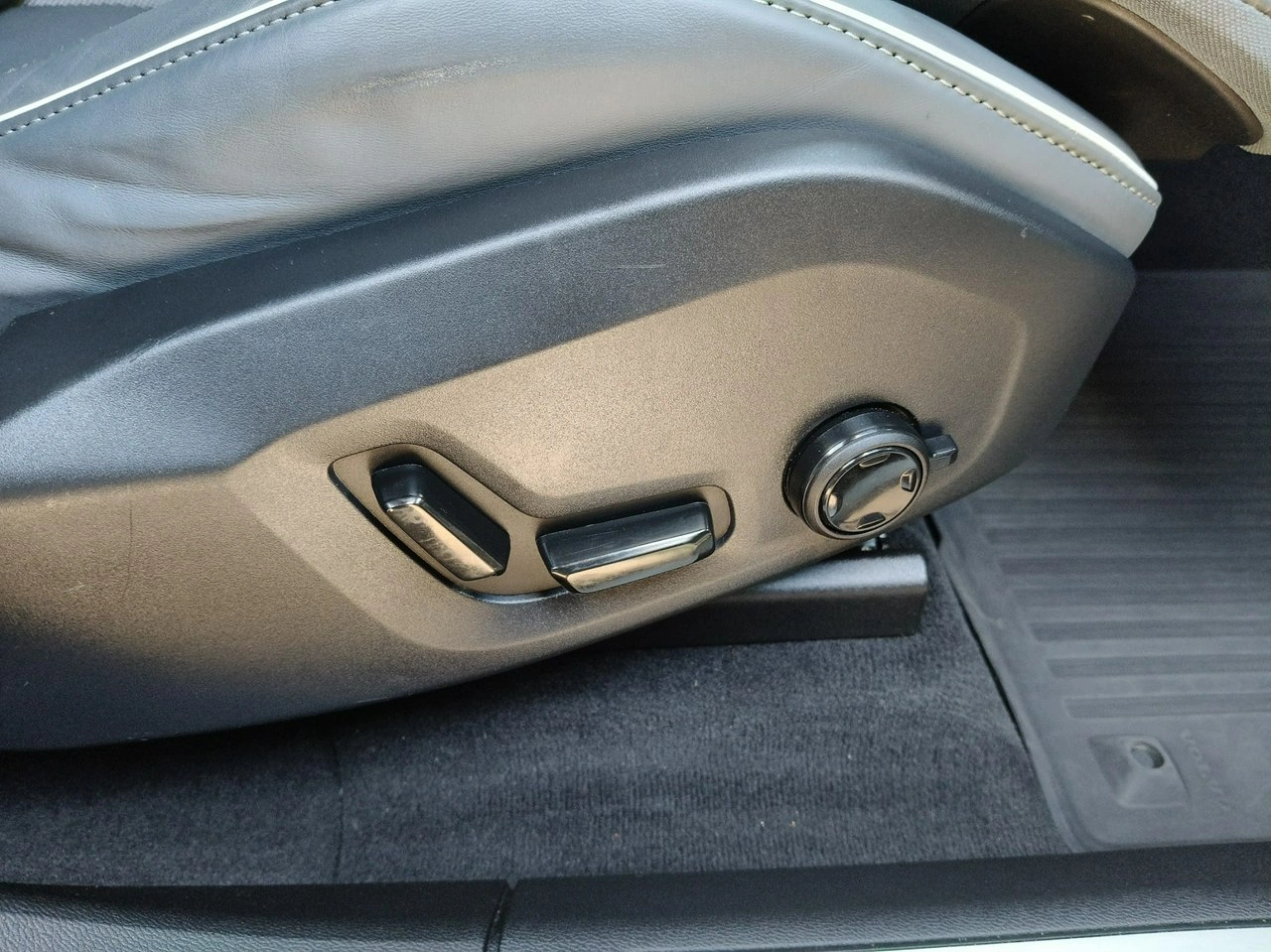 Volvo XC 60 - Zdjęcie 18