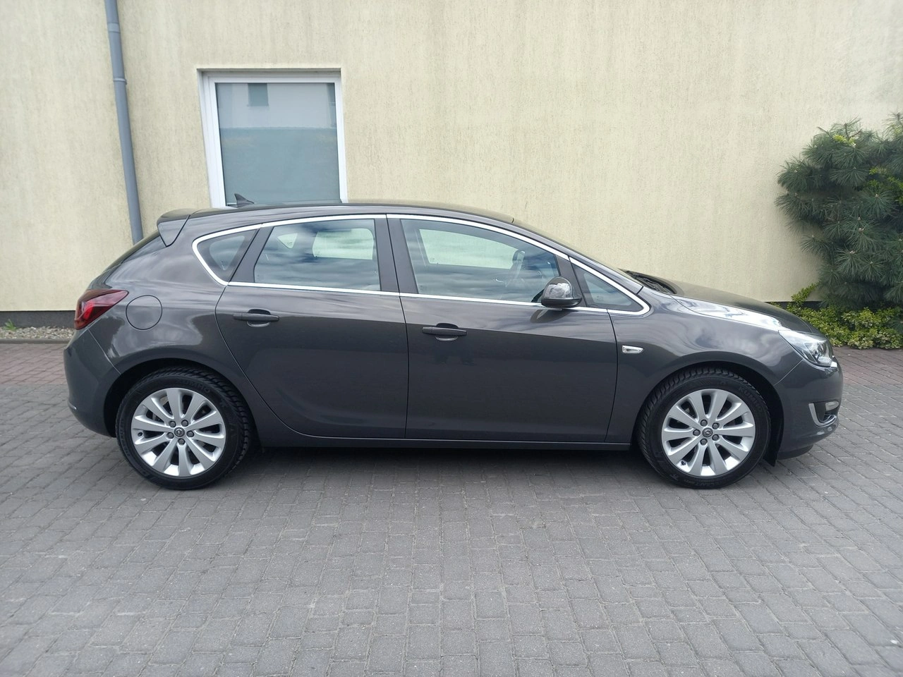 Opel Astra - Zdjęcie 11