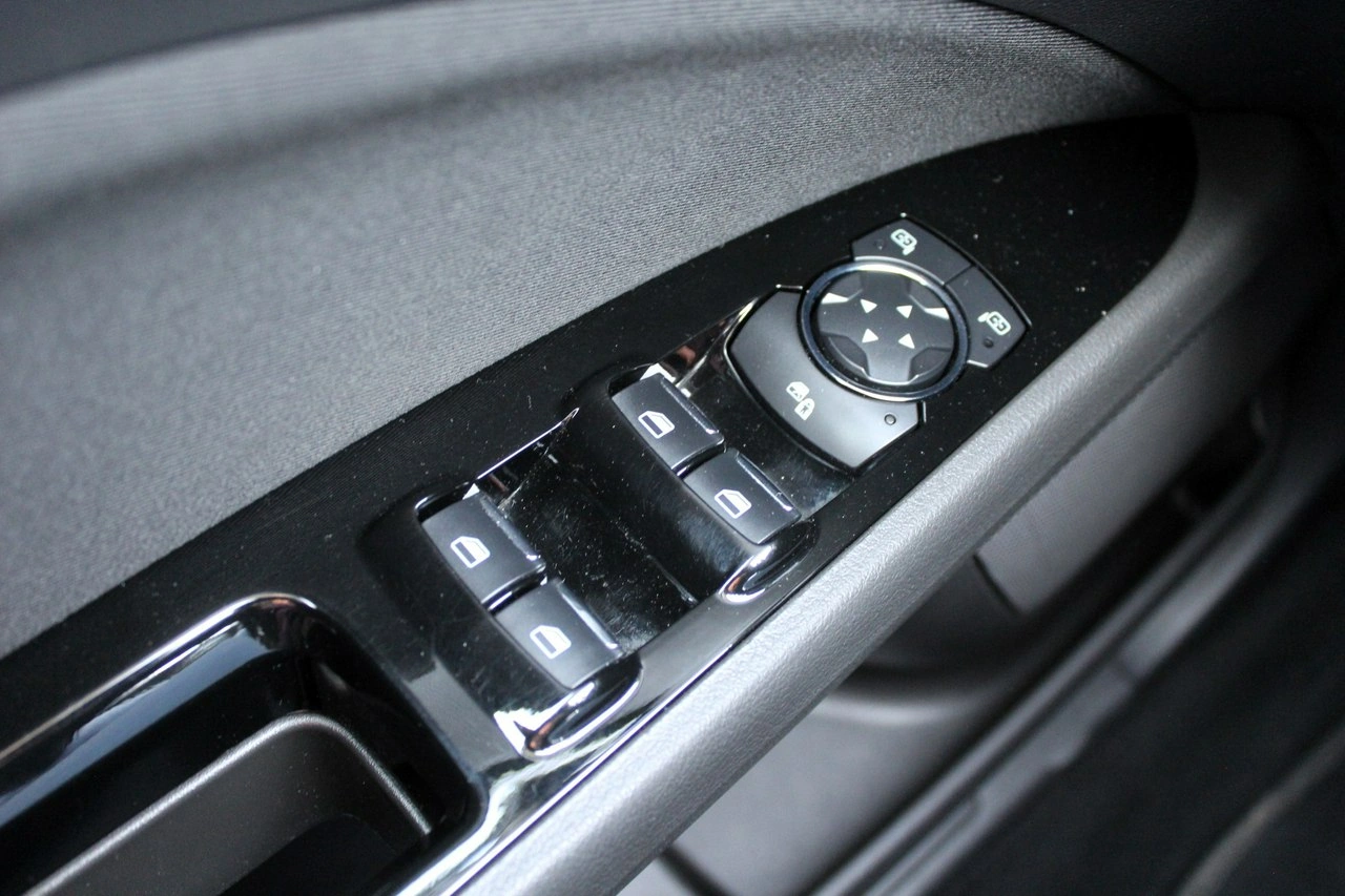 Ford Mondeo SW - Zdjęcie 27