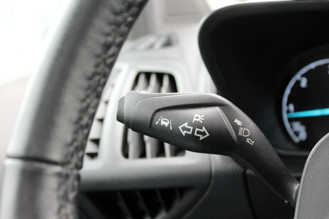 Ford Tourneo Connect - Zdjęcie 25