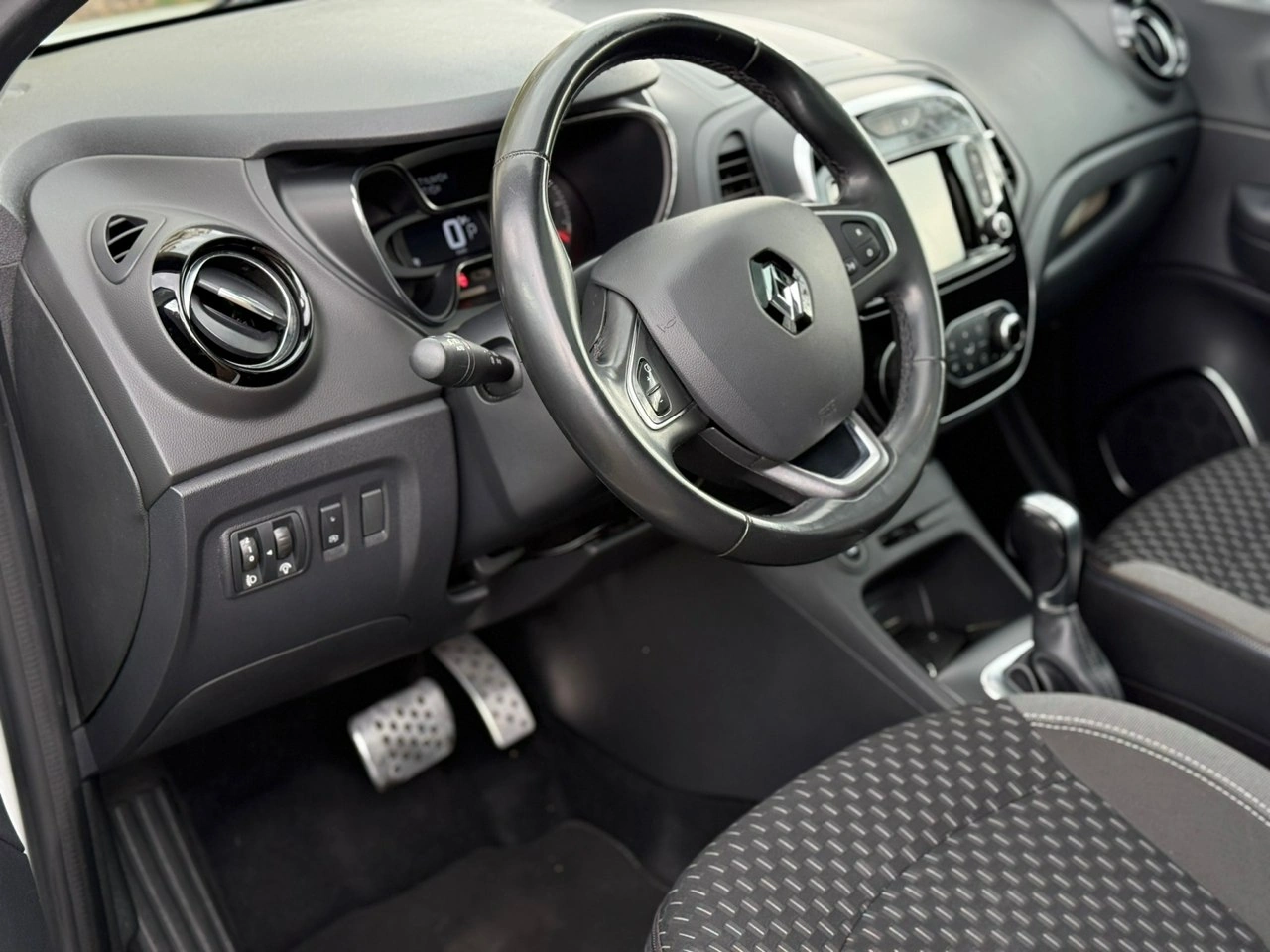 Renault Captur - Zdjęcie 13