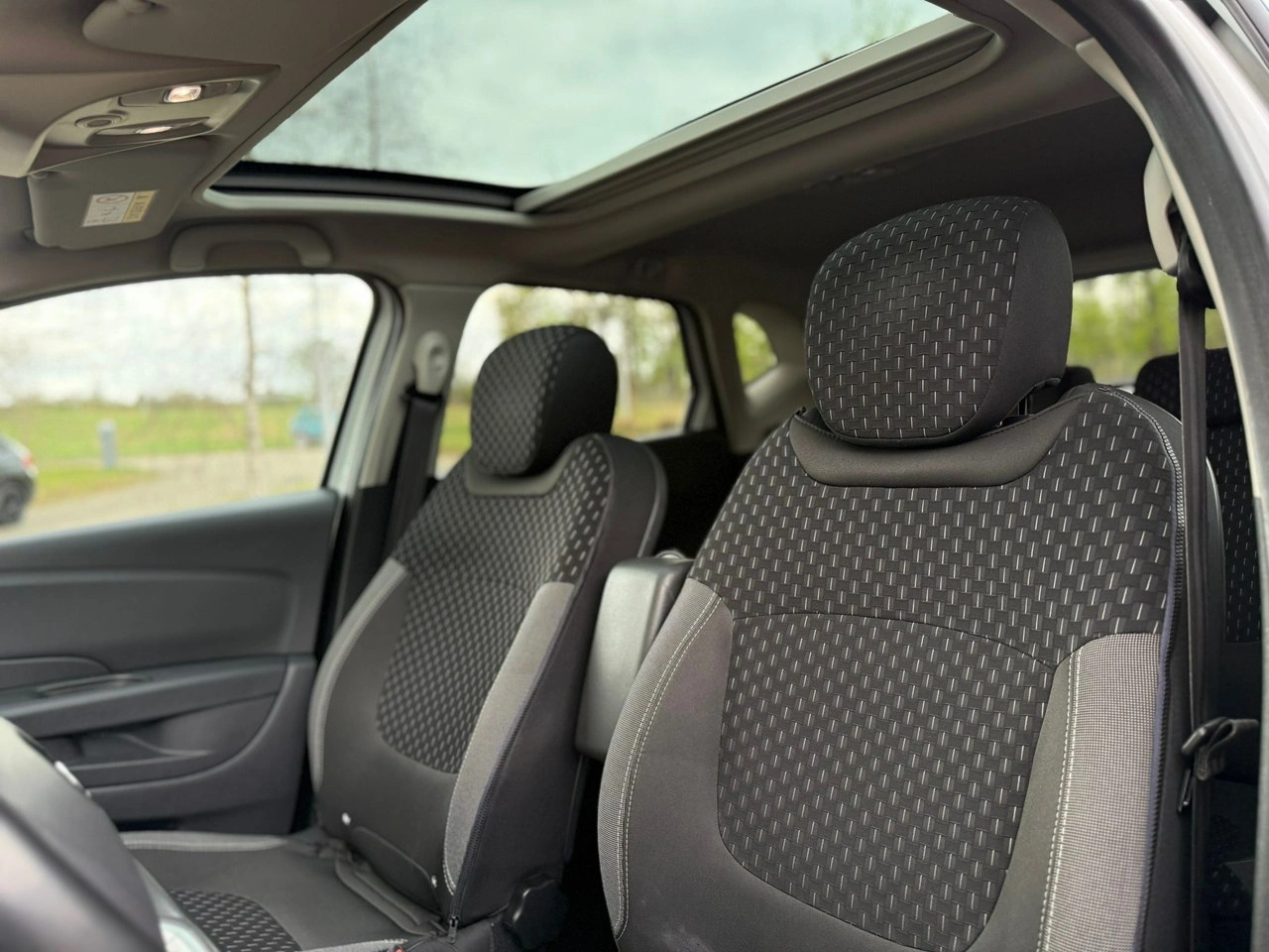 Renault Captur - Zdjęcie 17