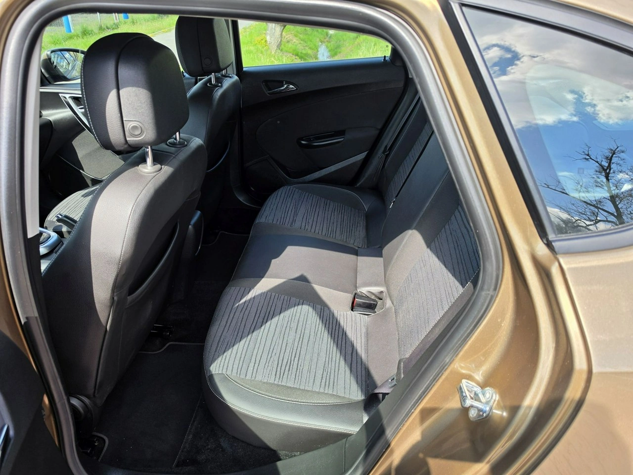 Opel Astra - Zdjęcie 14