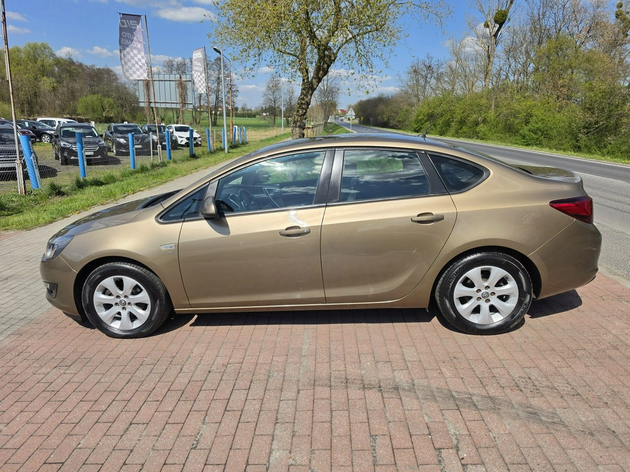 Opel Astra - Zdjęcie 2